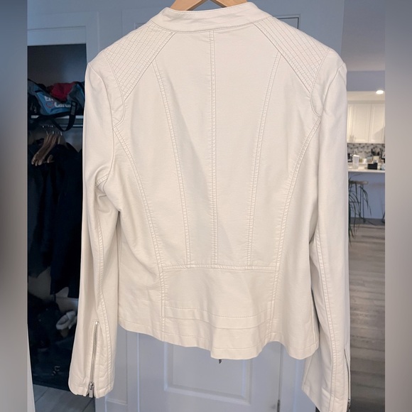 Pleather bomber jacket size M - Picture 2 of 3